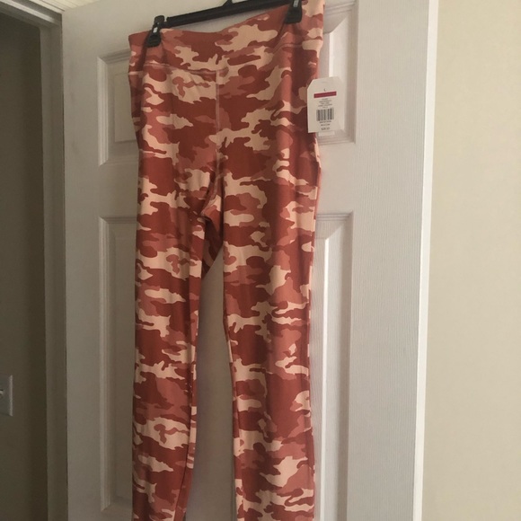 Pants - Women’s Camo Legging